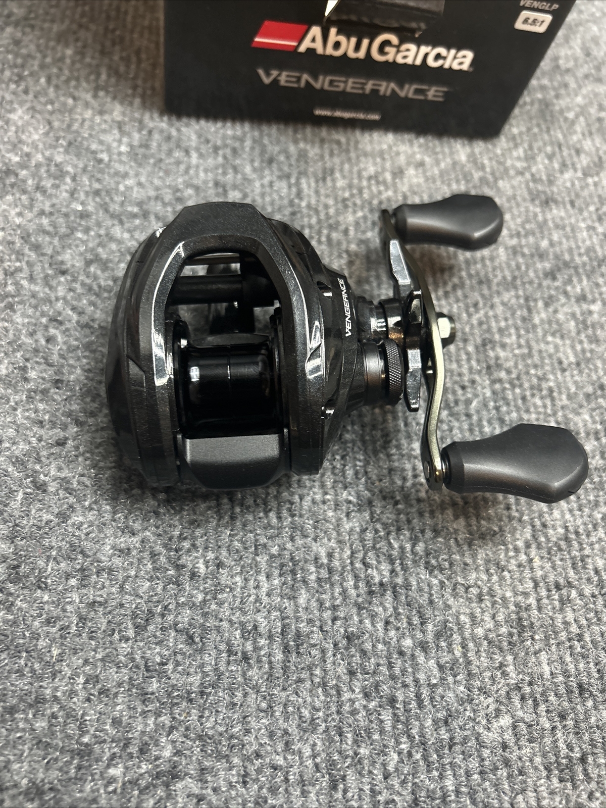 Abu Garcia Vengeance Low Profile 5 Ball Bearing Baitcast Fishing Reel, Right ...