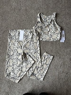 ALLFENIX White Python Snake Print Workout Set Sz Medium sports bra 7/8 leggings