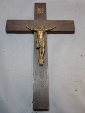 altes Holzkreuz mit Jesus Retro