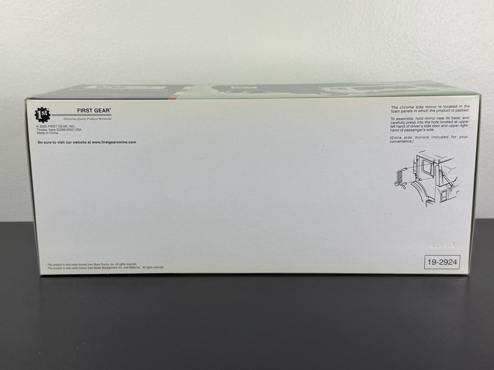 NIB  First Gear 1:34 Waste Management Mack Front-End Loader With Bin 19-2924