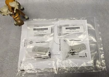 Agilent 16047-01221 & 16047-01222 Right & Left Angle Brackets NEW