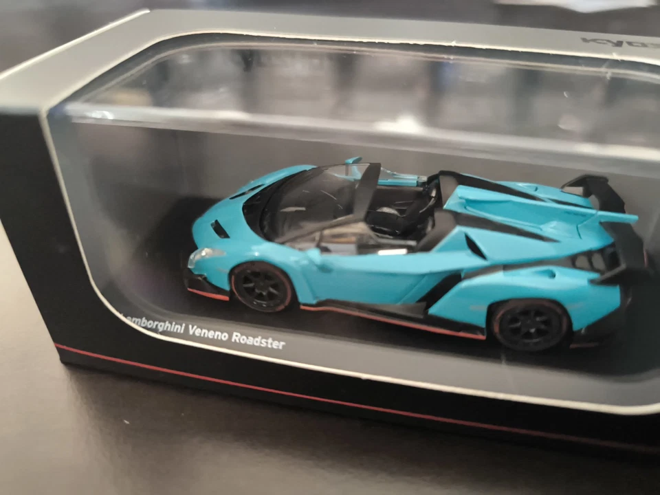 Kyosho 1:64 - Lamborghini Veneno Roadster - Photo 2/4