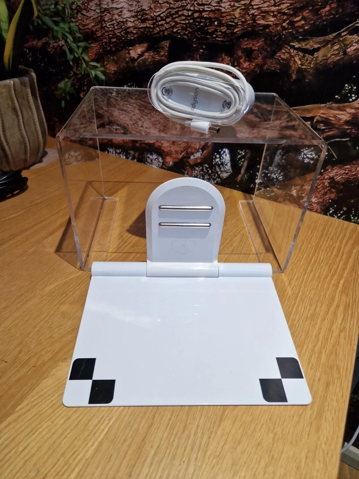 Dyson 360 Eye Robot Vacuum Cleaner Charging Dock with charger