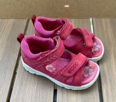 * ECCO *  wunderschöne Sandalen  für  Mädchen Gr. 23