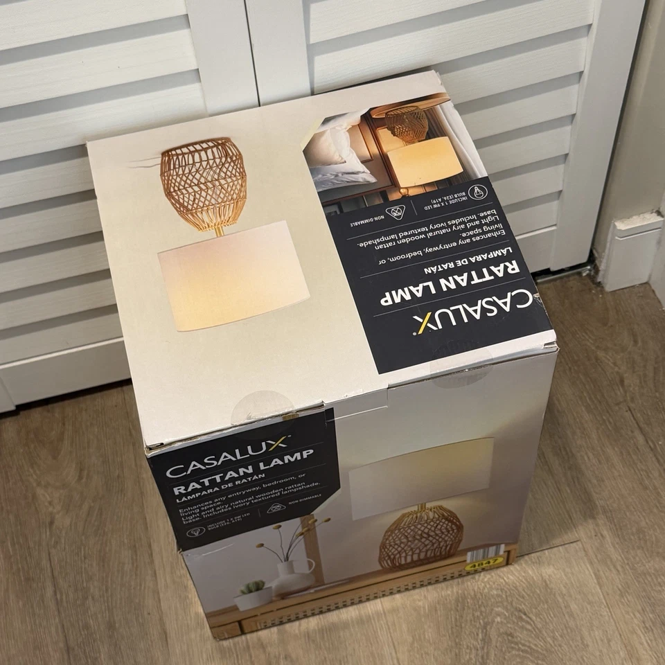 Lámpara de Mesa Casalux Ratán Base Natural Pantalla Marfil Nueva En Caja Foto 3 de 4