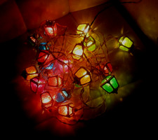 20 VINTAGE PIFCO CHRISTMAS GOLDEN LANTERNS  SHADES AND WHITE  STRING