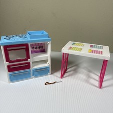 Barbie 2010 Sisters Go Camping Camper Estufa y Mesa