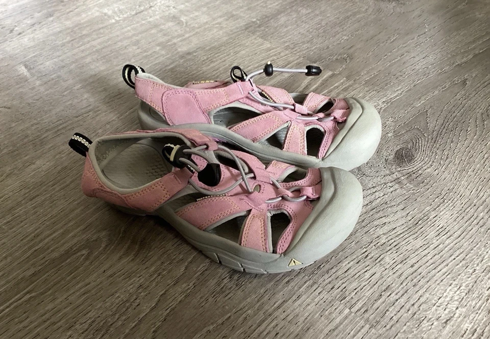 Keen Venice Youth Girls Size 5 37.5 Waterproof Pink Sandals Slip On Shoes - Image 2 of 4