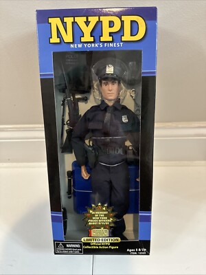 NYPD　警官　フィギュア 2002 NYPD Real Heroes 9/11 Tribute New York's Finest Collectible