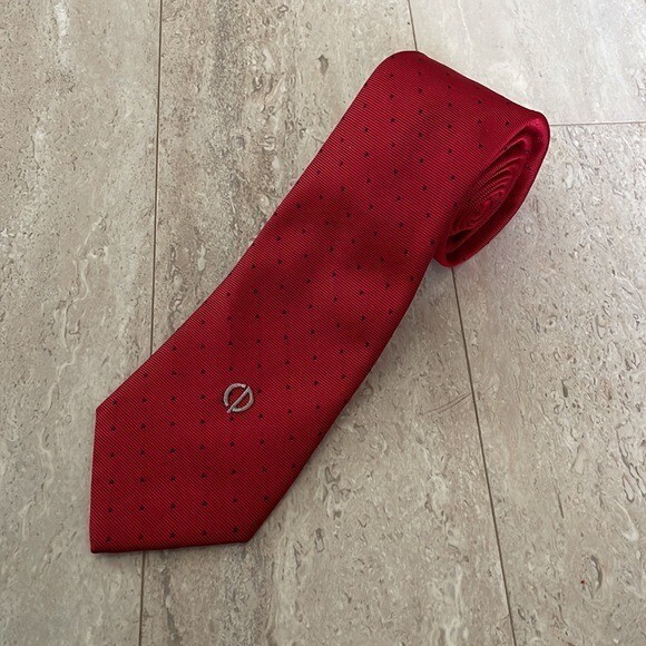 Cravatta tuta Yves Saint Laurent 100% seta a pois rosso formale