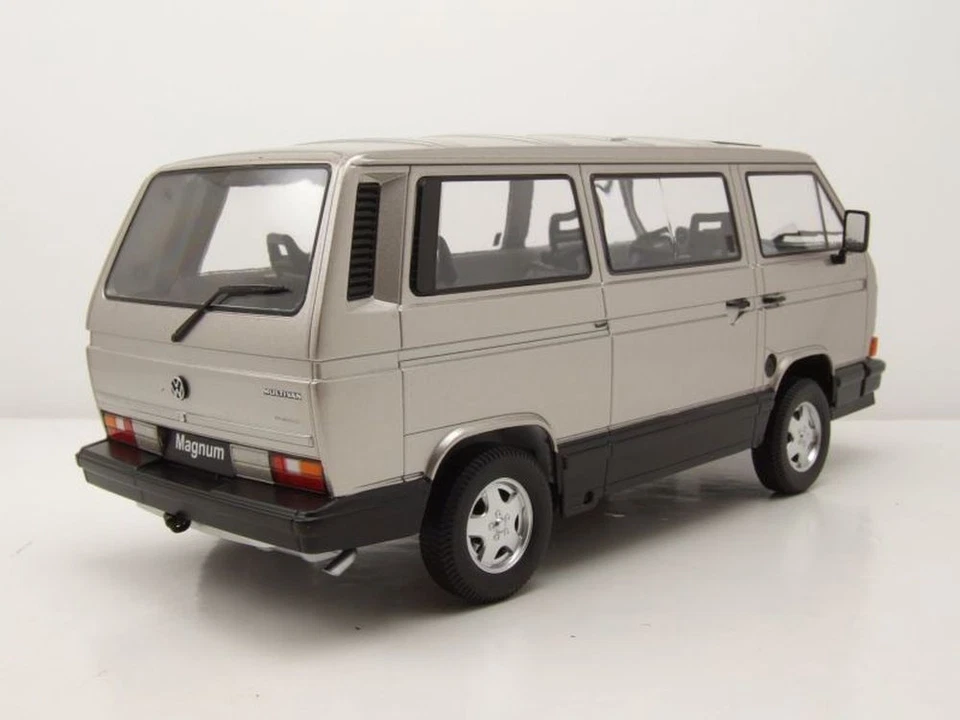 VW T3 Bus Multivan Magnum 1987 Grigio Chiaro Modellino 1:18 KK Scale - Immagine 2 di 4