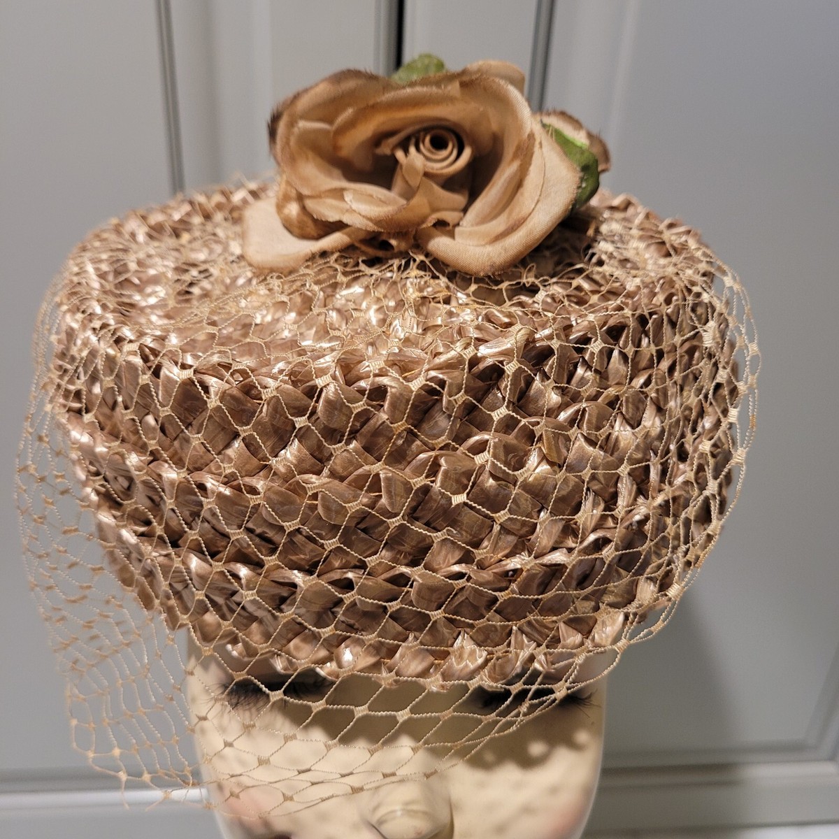 Vintage Bronze Brown Whicker Pillbox Hat W Netting And  display picture 3