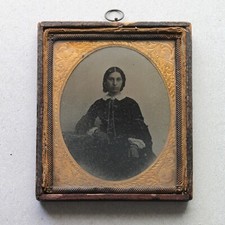 Antique - Daguerreotype / Ambrotype - Framed - Victorian - Elegant Lady