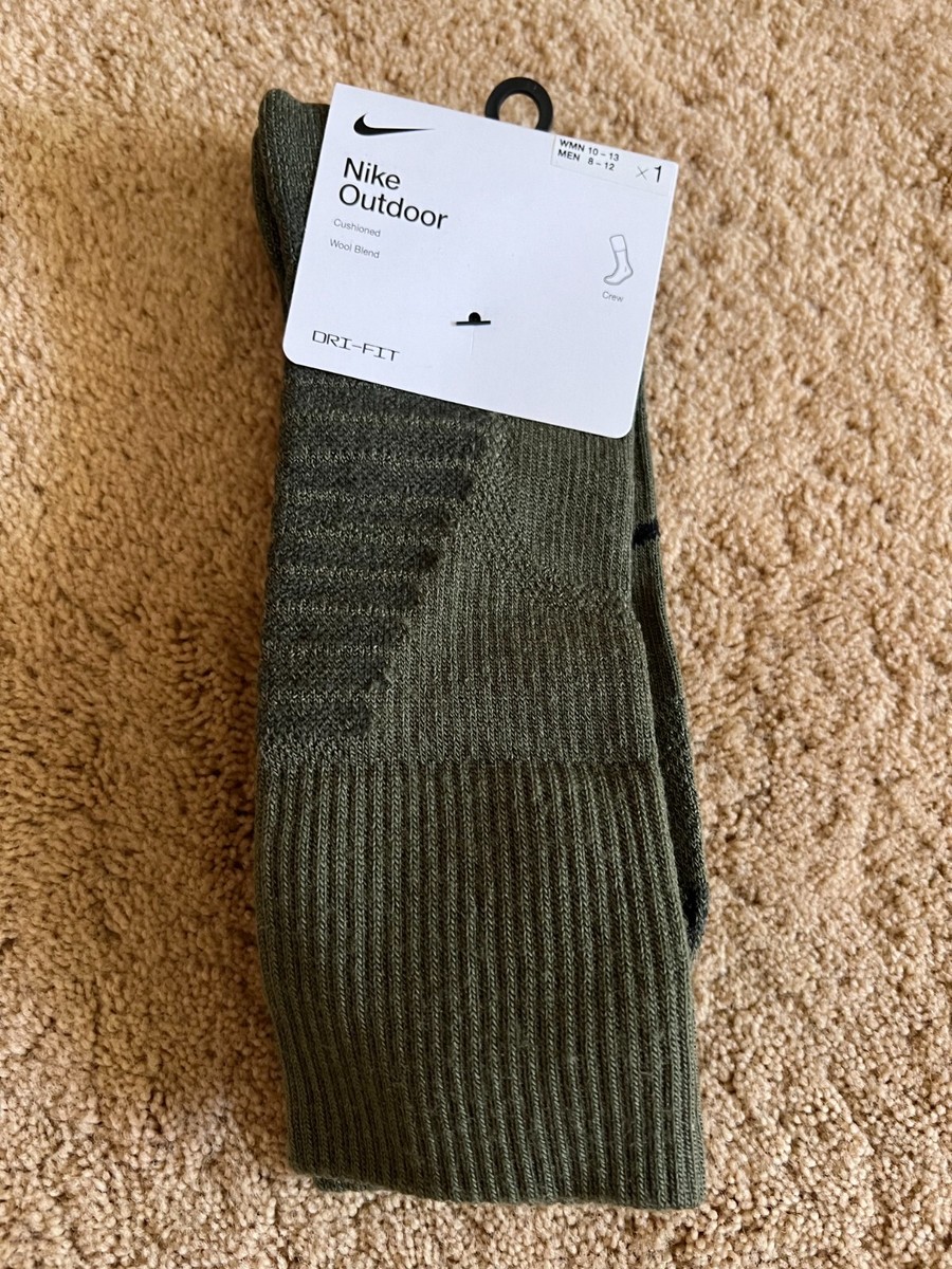 olive green nike socks