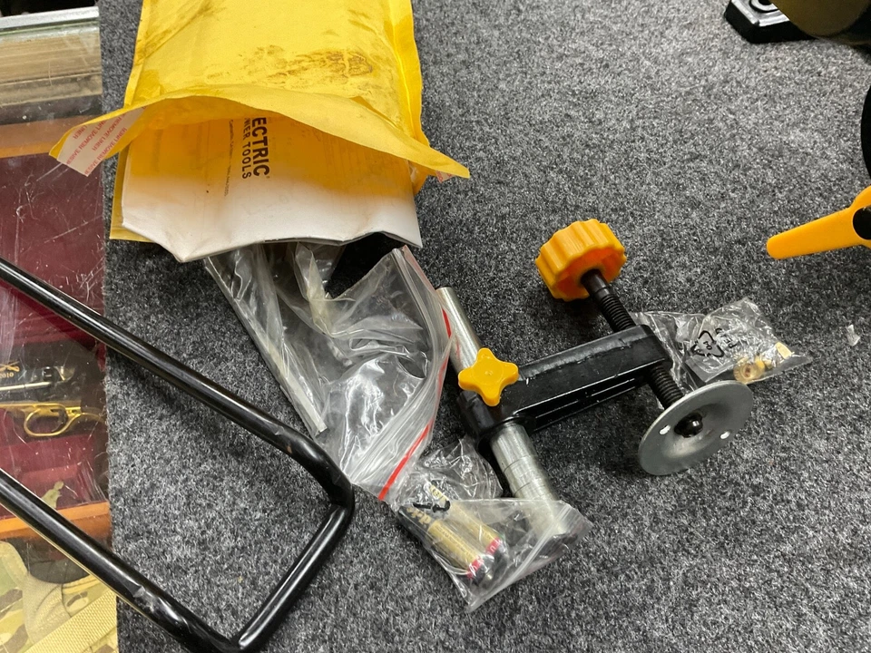 CHICAGO ELECTRIC POWER TOOLS 10 in. Sliding Compound Miter Saw - Image 2 of 4