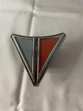 Original 1965 Plymouth Valiant Grille Emblem Ornament Badge 2449700 Vtg