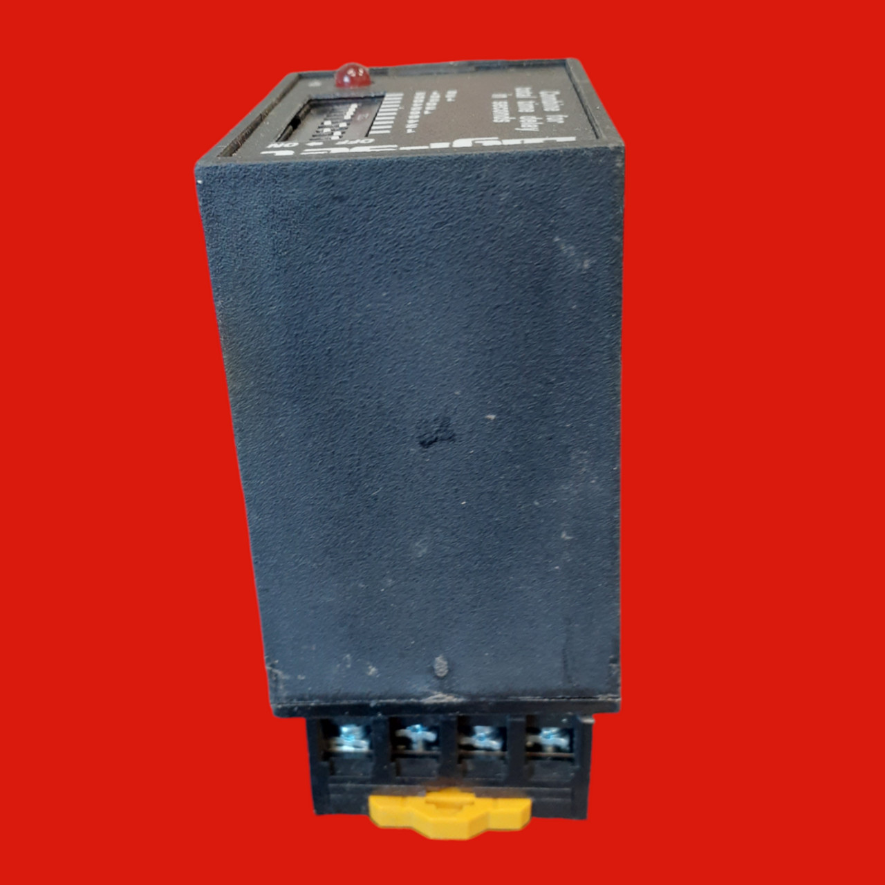 ABB - SSAC Timer Delay-on-Make 120VAC Relay 1 1023s 8-PIN LED, TDM120AL