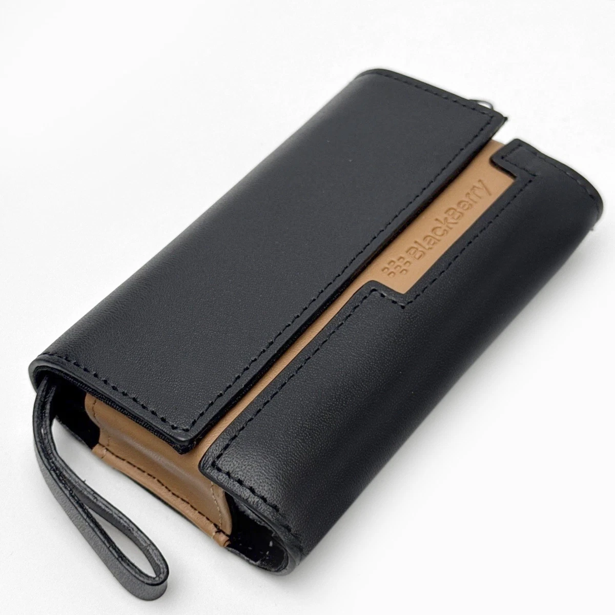 Custodia In Pelle Blackberry Bold 9900 Dakota Con Gancio Girevole A 360° - Nero