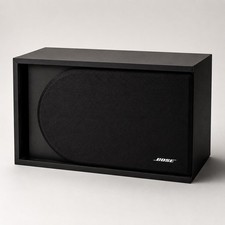 Bose Enceinte rectangulaire noire avec logo Bose visible
