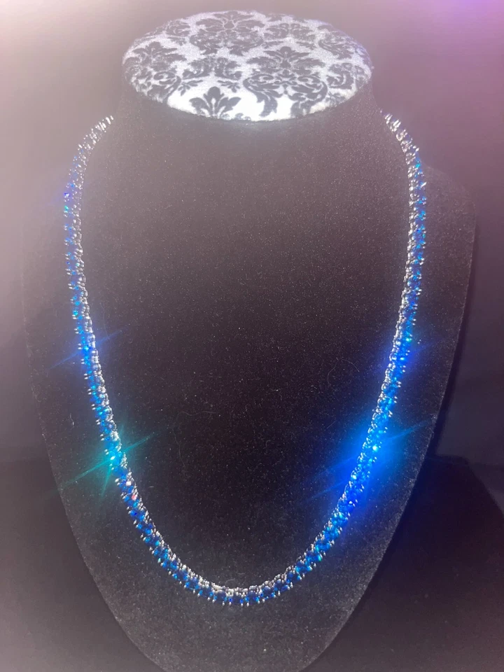 (Limitado) Collar Tenis Circonita Azul 5mm ICED OUT Chapado en Oro Blanco 18k Foto 4 de 4