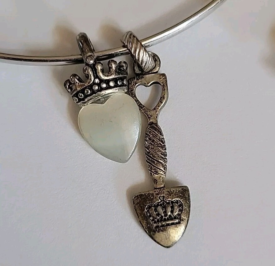 Juicy Couture 3 Stackable Bangle Bracelets Mother… - image 10