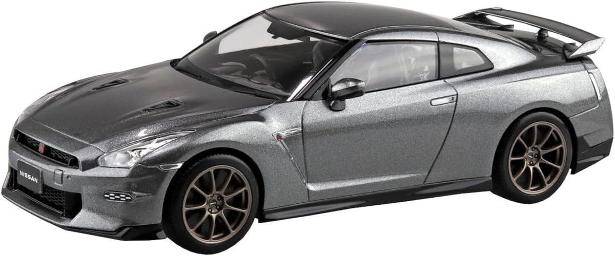 Aoshima 1/32 Snap Kit Nissan R35 GT-R Dark Metal Grey Color-coded
