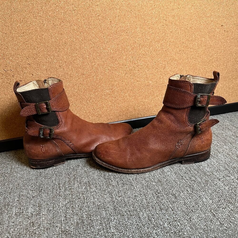 FRYE Women display picture 1