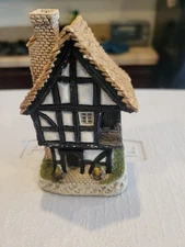 Spinners Cottage  (1984) by David Winter - Previously Loved