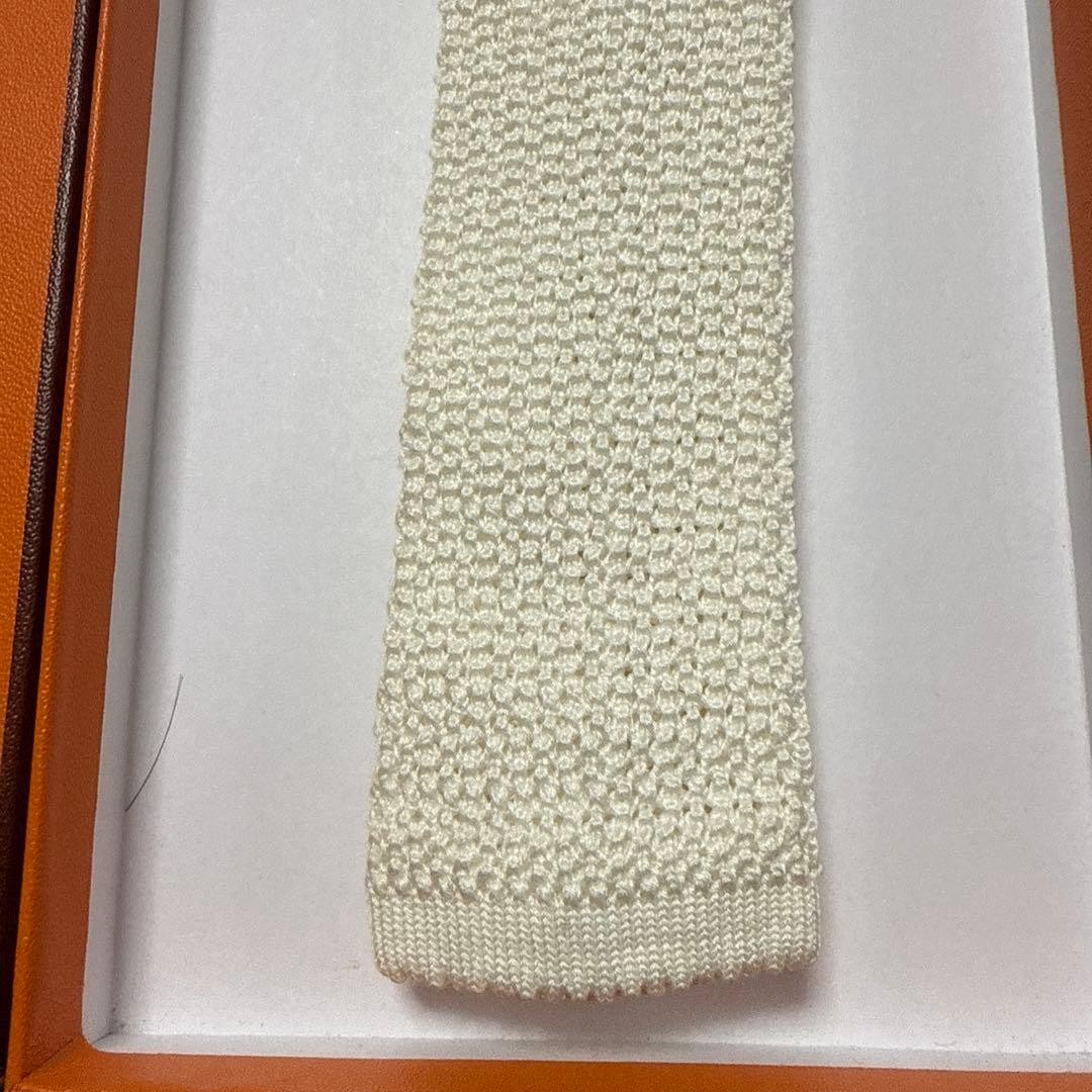 Excellent condition HERMES tie solid H pattern kn… - image 4