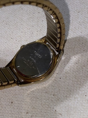 Vintage Timex President Watch Women 26mm Gold Fluted Bezel Tone Date Indiglo - Picture 4 of 4