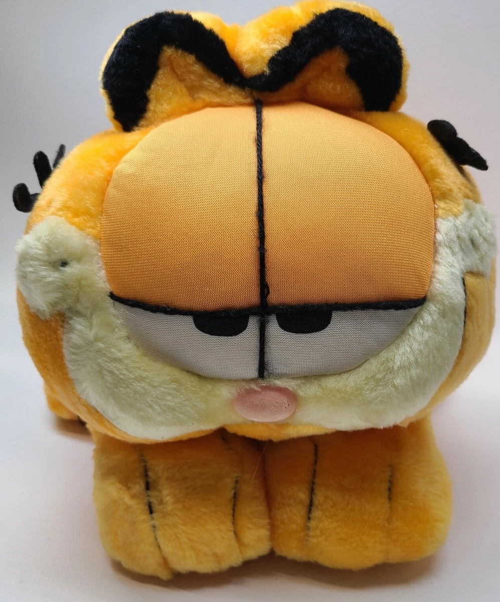 Play by play Garfield : Peluche Garfield assis 30 cm