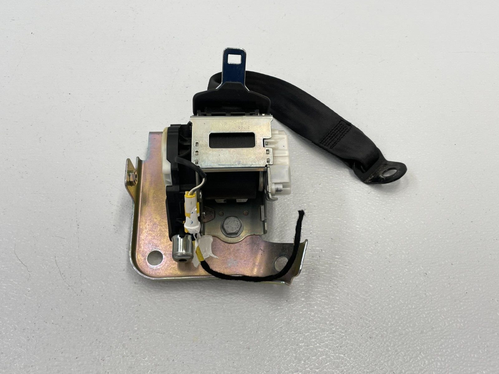 13 14 Maserati Granturismo M145 Rear Right Pass Seatbelt Retractor 1458 OEM