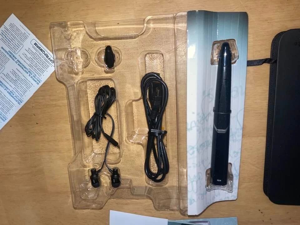 Livescribe SmartPen Echo Propack 8GB w/ Extra Notebook - Open Box - For Parts - Image 3 of 4