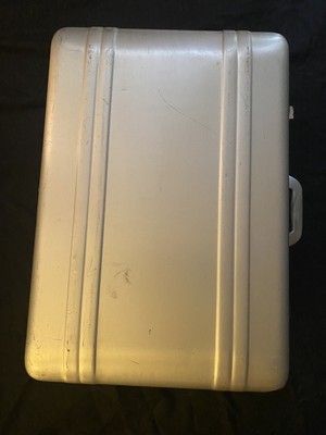 Vintage Zero Halliburton Aluminum 26X18X8 Camera Case No Lining 