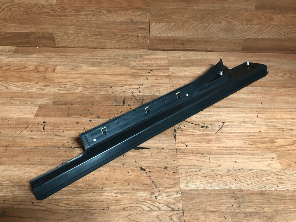 MERCEDES BENZ OEM W203 C280 PUERTA LATERAL DEL PASAJERO DELANTERO PUERTA PASO PLACA CUBIERTA Foto 3 de 4