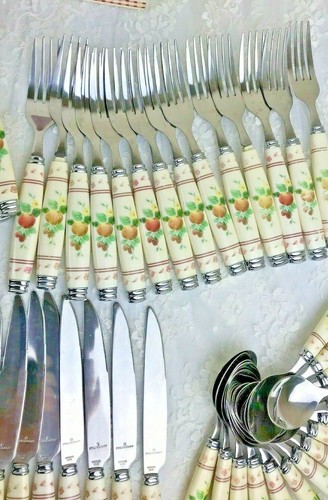 Juego de cubiertos deliciosos Pfaltzgraff con caddy 72 piezas en total - Imagen 3 de 12