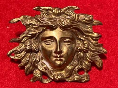 1 (one) Vintage VERSACE MEDUSA HOME DECOR WALL PLAQUE 3D SOLID BRASS GOLD AG - Picture 4 of 17