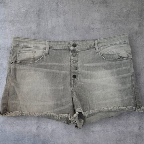 Mossimo Gray Denim Button Fly Raw Hem Jean Shorts Size 18 Women's Plus C89 - Picture 1 of 10