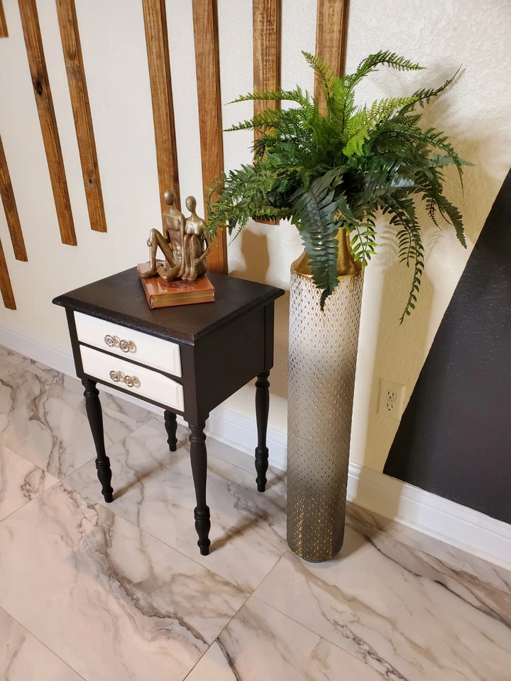 Vintage Table/Night Stand/Side Table/Furniture - Image 3 of 4