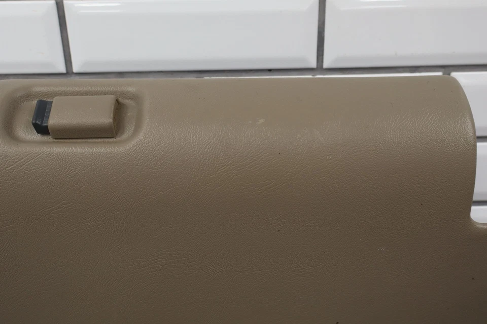 97-00 Chevy Tahoe GMT400 OEM Guantera Compartimento Neutro 52D Foto 4 de 4