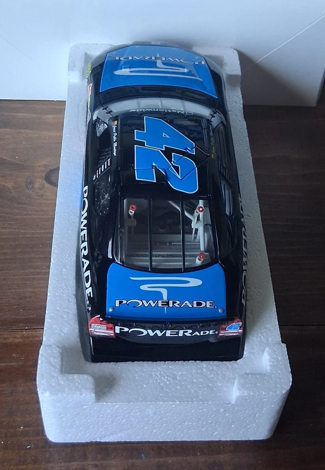 Cargador 1:24 Juan Montoya #42 Powerade 2008 1 de 571 Foto 4 de 4