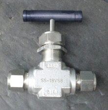 Whitey SS-18VS8 Ręczny zawór igłowy 1⁄2" 316 Stal nierdzewna