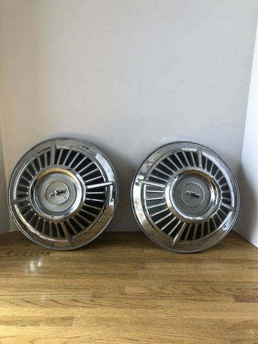 2 VINTAGE CHEVY HUBCAPS - Picture 2 of 7