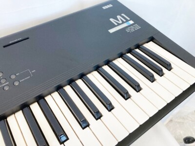 KORG M1 シンセサイザー 61鍵 Korg M1 61-Key Digital Synthesizer Keyboard Workstation