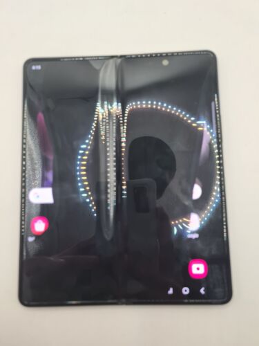 Samsung Galaxy Z Fold 3 5G 12/256GB - Middle Screen Faulty - Cracks on front - Picture 7 of 7