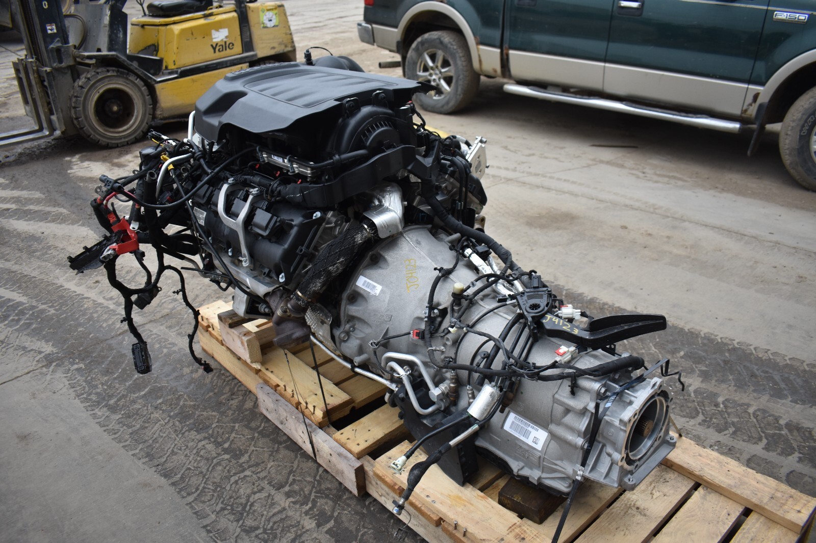 2022 RAM 2500 6.4 HEMI ENGINE & 8HP75 4X4 AUTO TRANSMISSION LIFTOUT