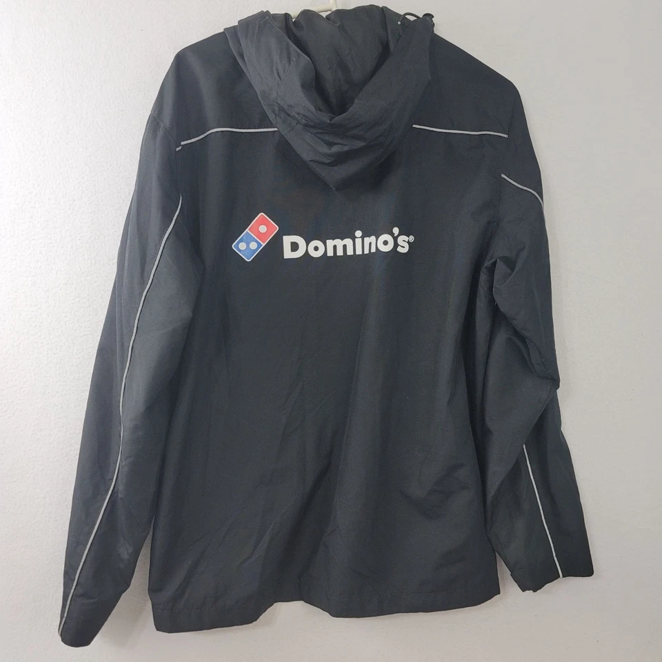 Jaqueta de chuva Dominos Gear preta uniforme funcionário com capuz reflexiva impermeável P - Imagem 2 de 4