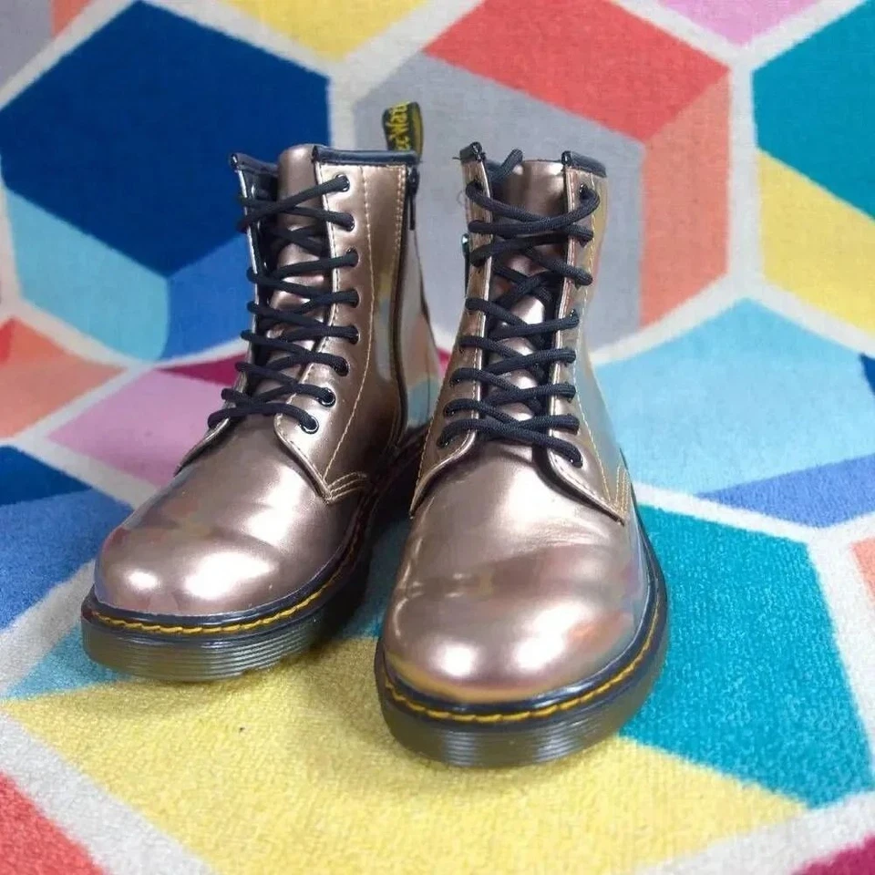 Botas con cordones metálicas doc martens oro rosa talla 4 juveniles Foto 2 de 4