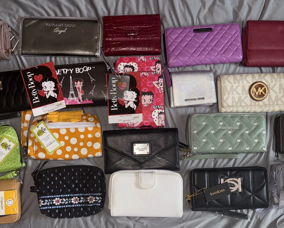 28 Women’s Wallets Mostly Branded - Image 3 of 4