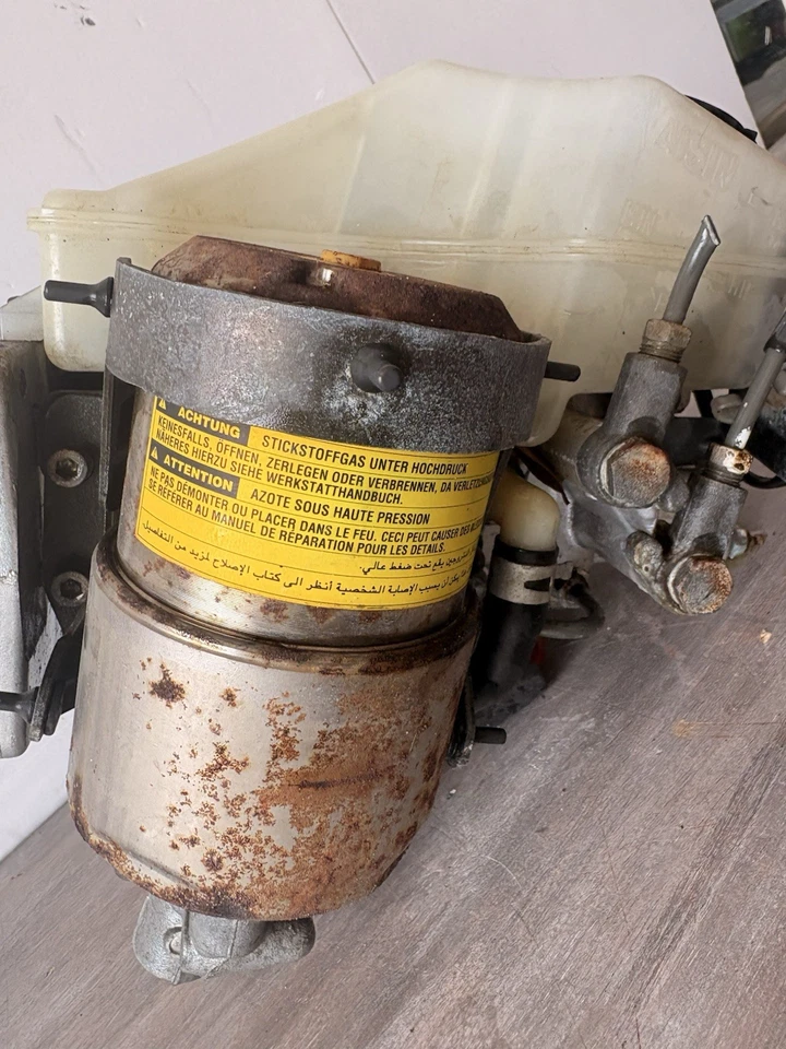 Bomba de freno abs Lexus SC430 2002-2010 SISTEMA ACTUADOR HIDRÁULICO ANTIBLOQUEO OEM Foto 3 de 4